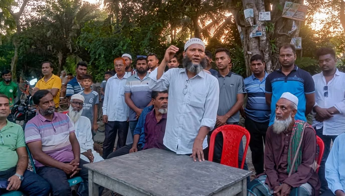 সারুটিয়ায় উঠান বৈঠকে ইদ্রিস, উন্নয়নের প্রতিশ্রুতি