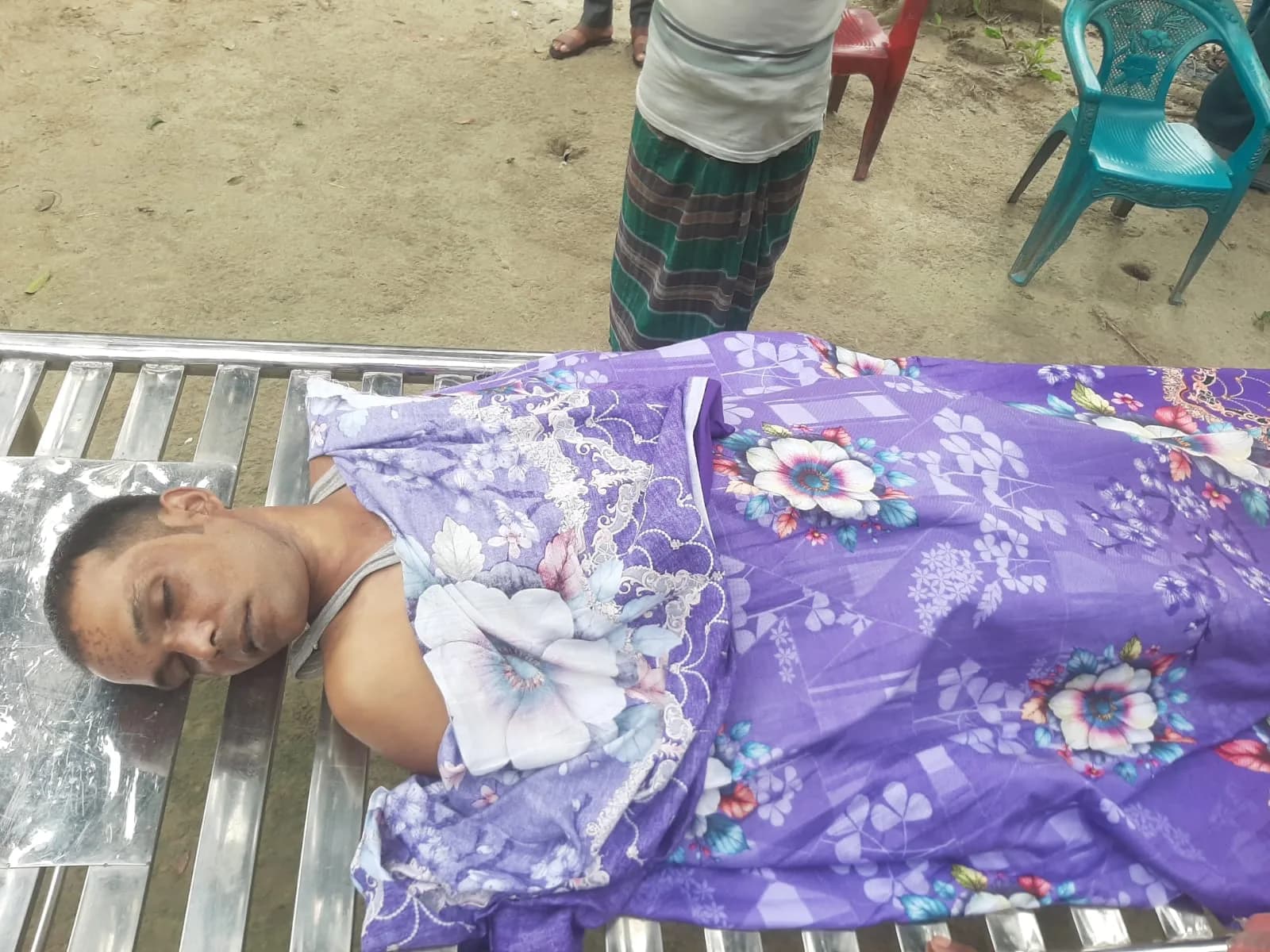 বালিয়াকান্দিতে গলায় গামছা পেঁচানো যুবকের মরদেহ উদ্ধার